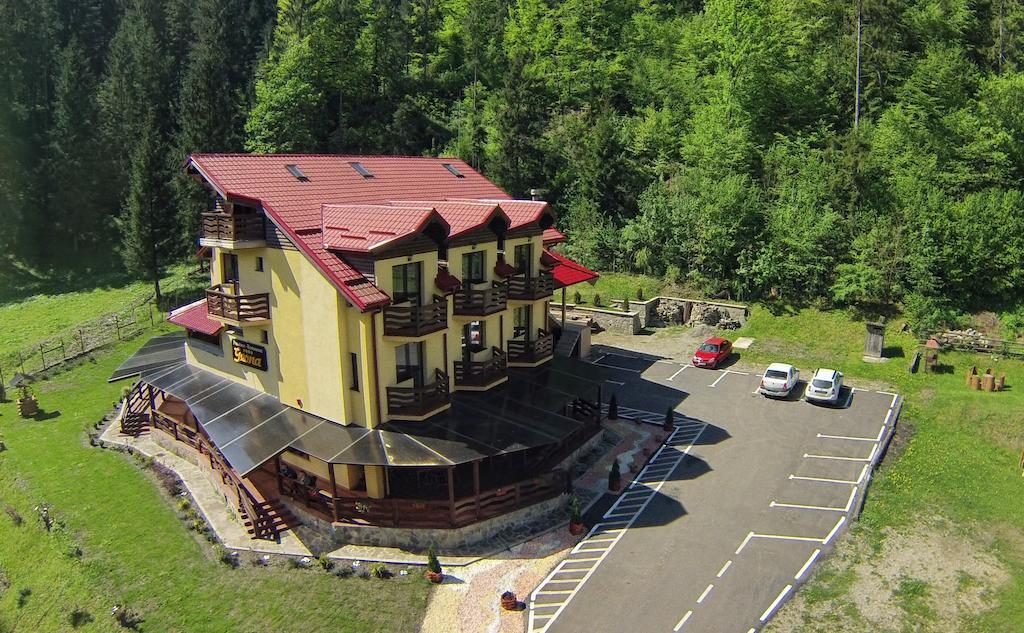 Pensiunea Geona Poiana Teiului Buitenkant foto